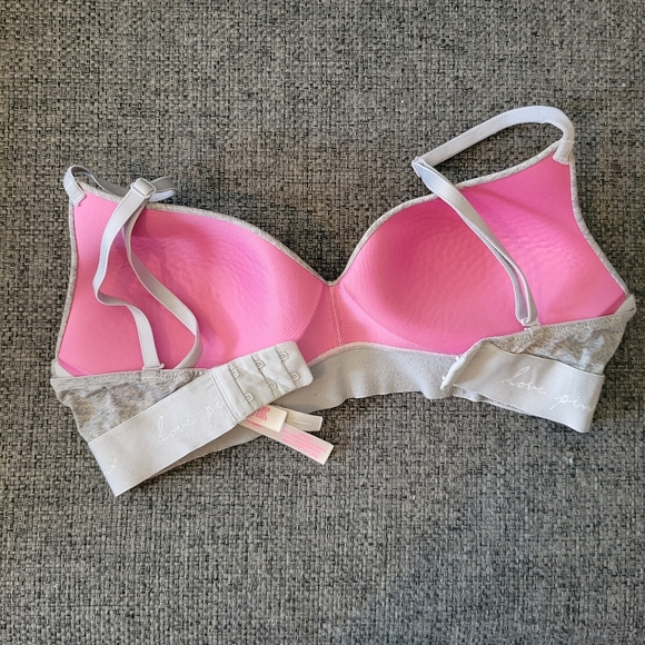 Pink Wireless Bra - Picture 2 of 4